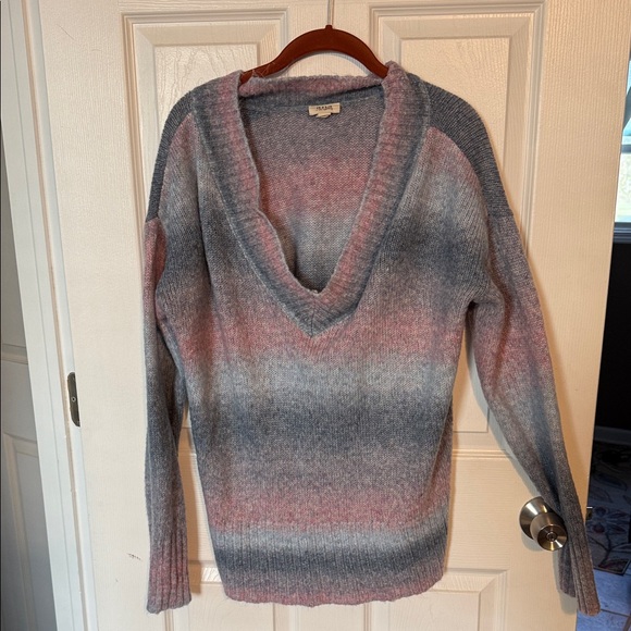 a.n.a Pink and Gray V-Neck Sweater - Picture 1 of 1